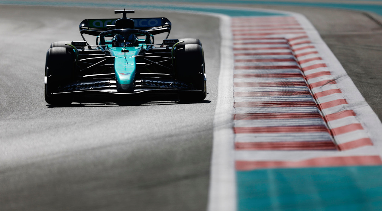 post-season debrief article desktop hero