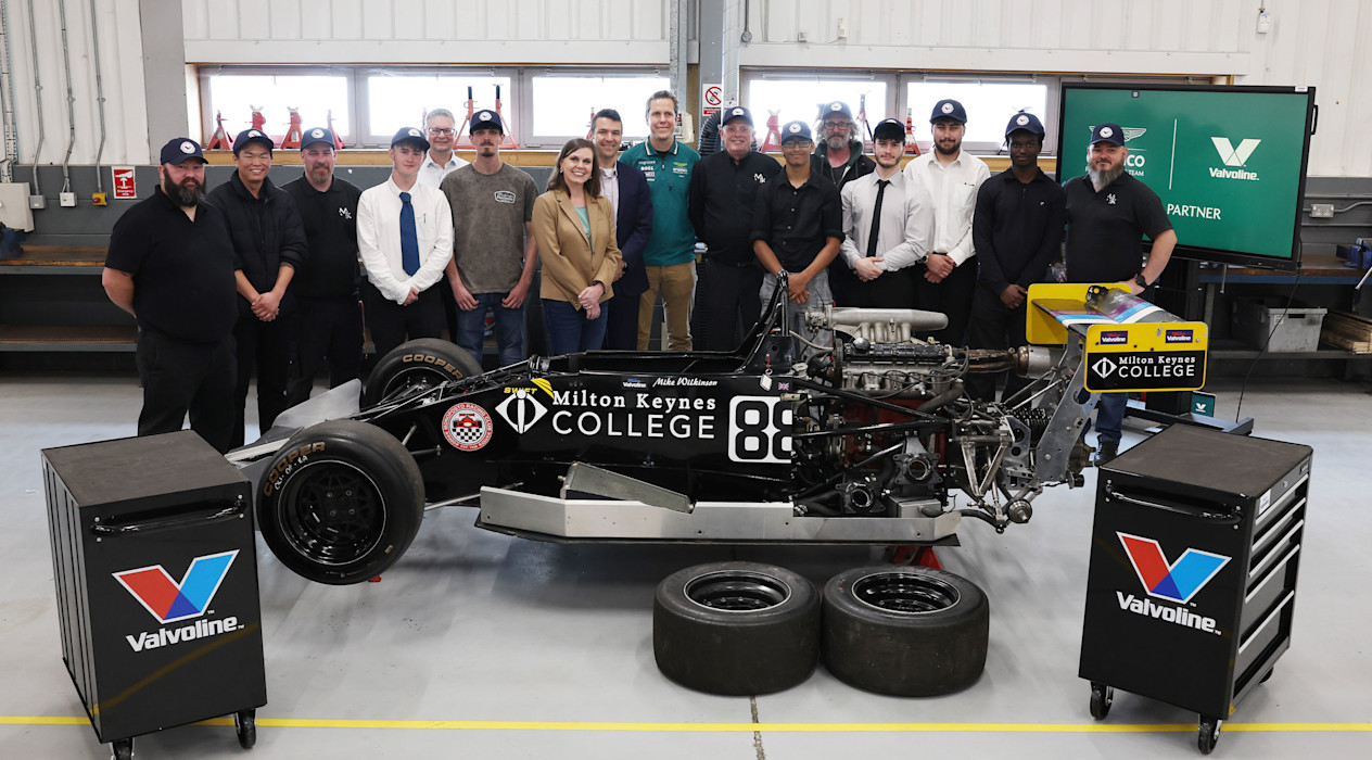 Valvoline mechanics header